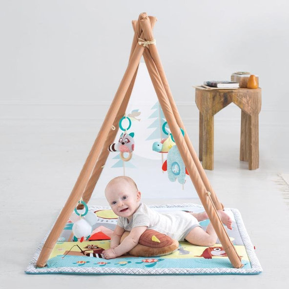 SKIP HOP Deka na hranie 4 hračky, vankúšik Camping Cubs 0m+