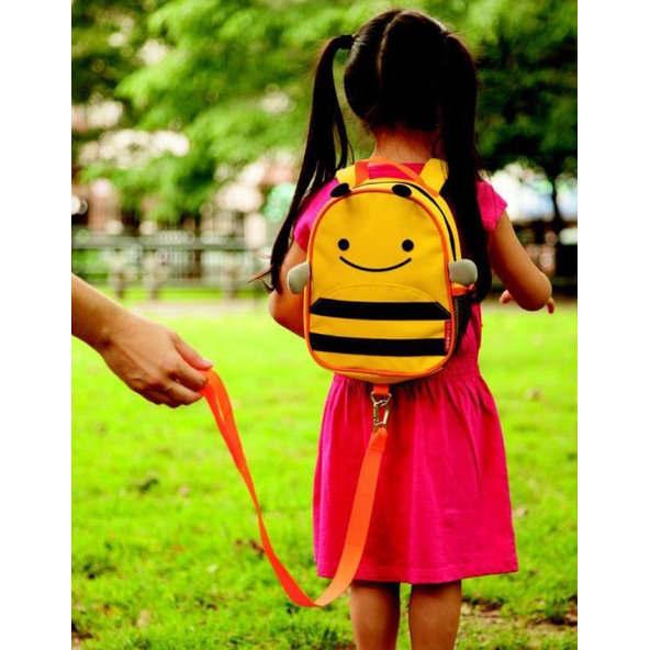 SKIP HOP Zoo Batôžtek s bezpečnostným vodítkom Včielka 1+