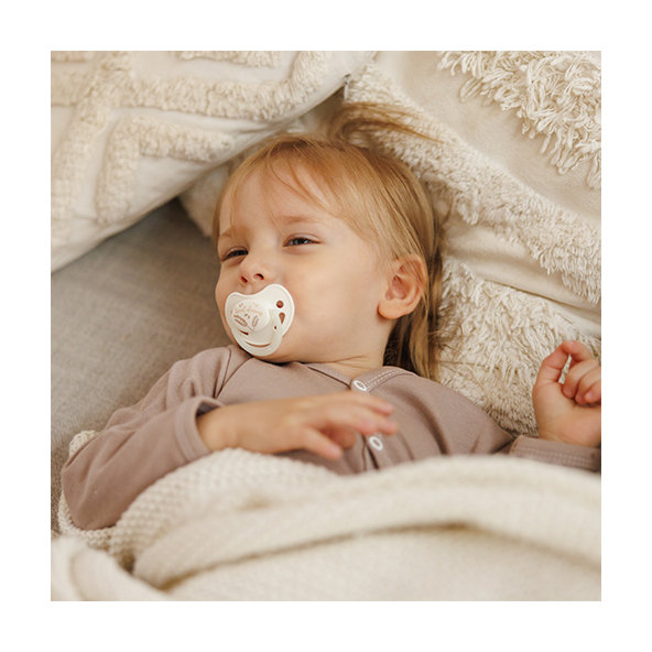 BABYONO Cumlíky silikónové anatomické 18m+ 2 ks