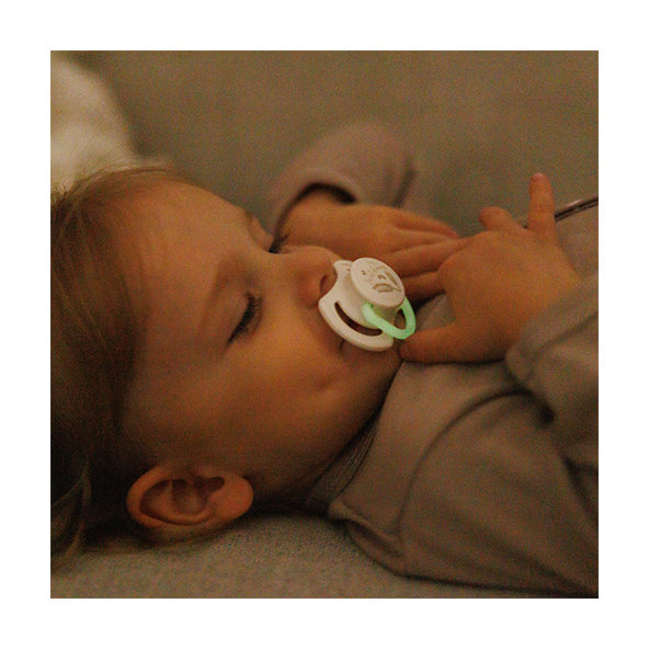 BABYONO Cumlíky silikónové symetrické 18m+ 2 ks