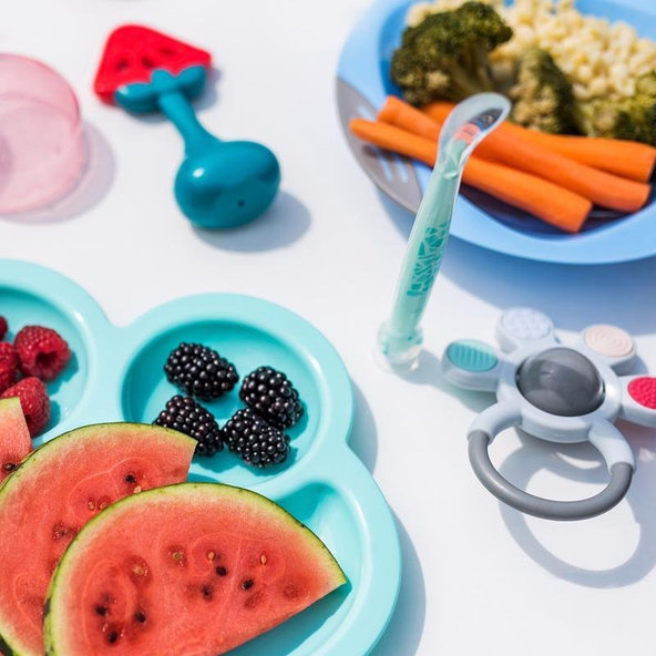 BABYONO Lyžička silikónová s obalom 6 m+ zelená