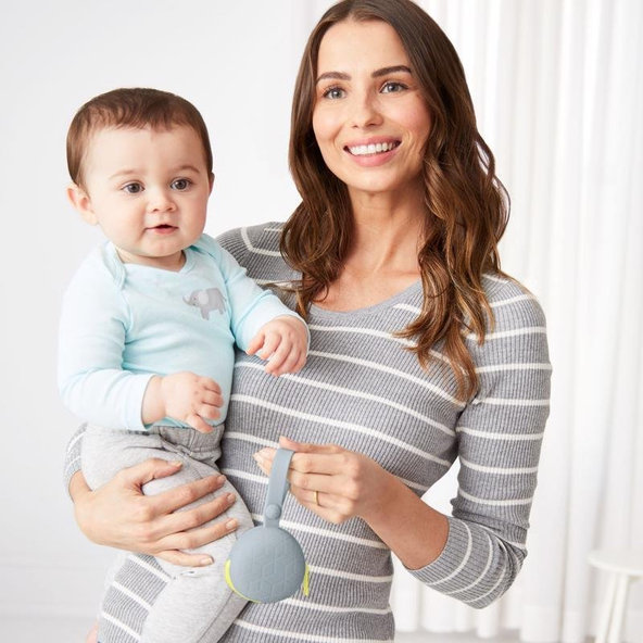 Puzdro na cumlík silikónové Grab&Go šedé