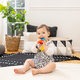 BABY EINSTEIN Hryzačka s hrkálkou zebra Zen™ Shake-a-Shape bez BPA 0m+