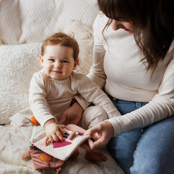 BABYONO Knižka senzorická Rabbit Karo 0m+ 1 ks