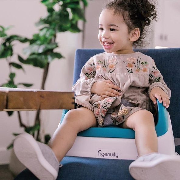 INGENUITY Podsedák na jedálenskú stoličku SmartClean Toddler - Peacock Blue 2r+, do 15 kg