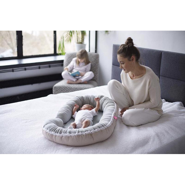 MOTHERHOOD Hniezdo pre bábätko 2v1 Grey Classics 95x62cm