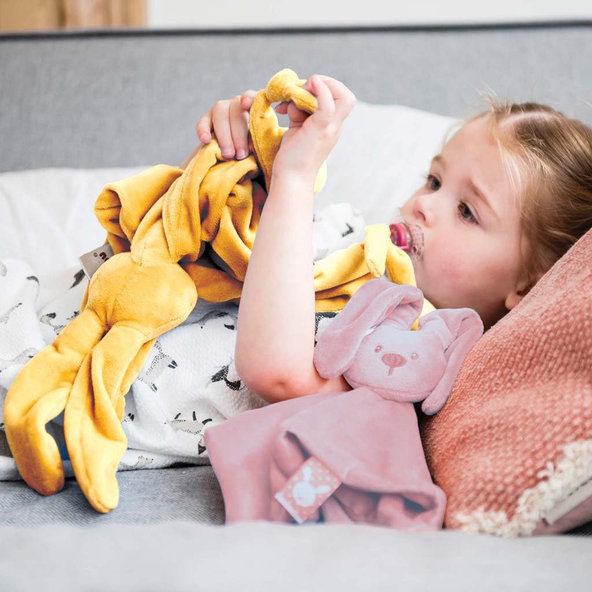 NATTOU Maxi maznáčik Lapidou ocher 65 x 40 cm