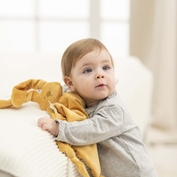 NATTOU Maxi maznáčik Lapidou ocher 65 x 40 cm