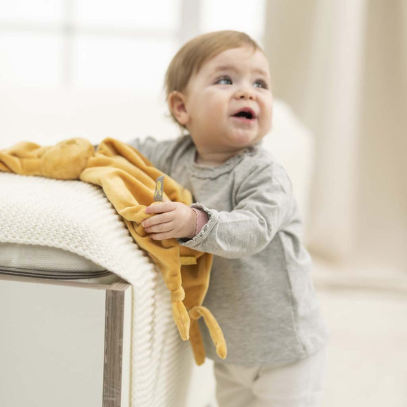 NATTOU Maxi maznáčik Lapidou ocher 65 x 40 cm