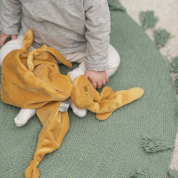 NATTOU Maxi maznáčik Lapidou ocher 65 x 40 cm