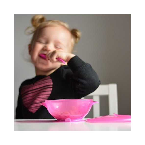 NUBY Miska s prísavkou, viečkom a lyžičkou 6 m+ ružová