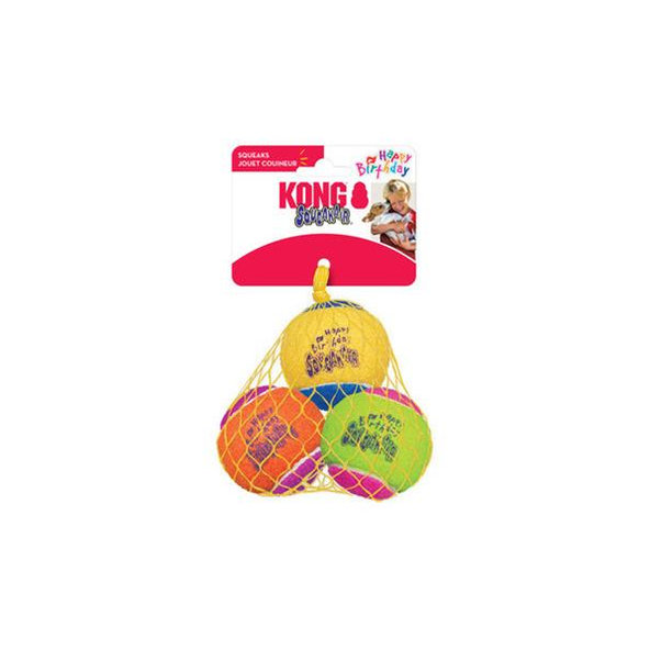 Kong Dog SqueakAir Narodeninová loptička s pískatkom, vulkanizovaná guma M hračka pre psy