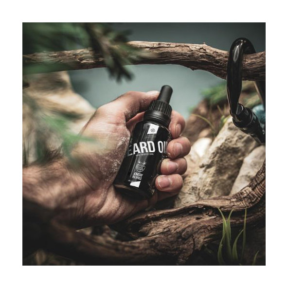 Angry Beards Christopher Traveller Olej na bradu a fúzy 30 ml