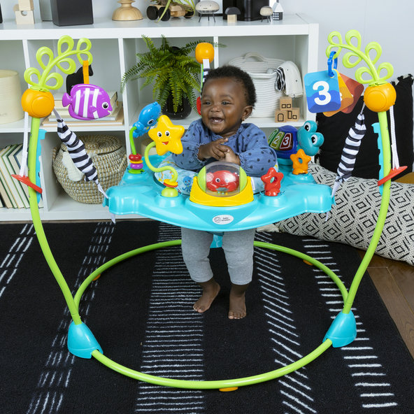 BABY EINSTEIN Skákadlo/Aktívne centrum 2v1 Curiosity Cove™ 6m+ do 11kg