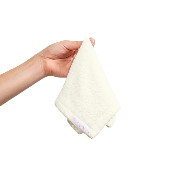 S kožou na trh bambusový uteráčik na pleť krémový 1ks