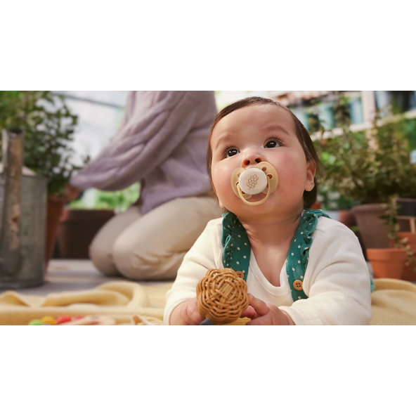 Philips AVENT Cumlík Ultra soft s obrázkom nočný neutral 6-18 m 2 ks