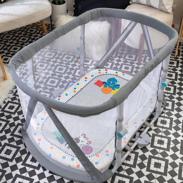 BABY EINSTEIN Postieľka s ohrádkou na hranie 3v1 Kick & Snooze™ 0m+
