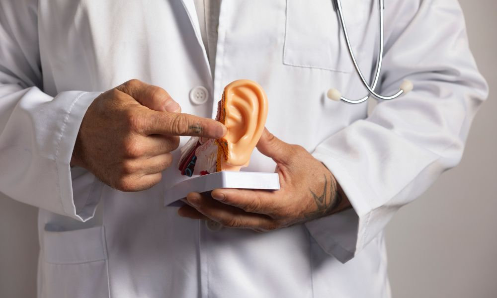  Odborné vysvetlenie lekára o tom, ako vzniká tinitus v uchu, aké sú príčiny a aké lieky pomáhajú