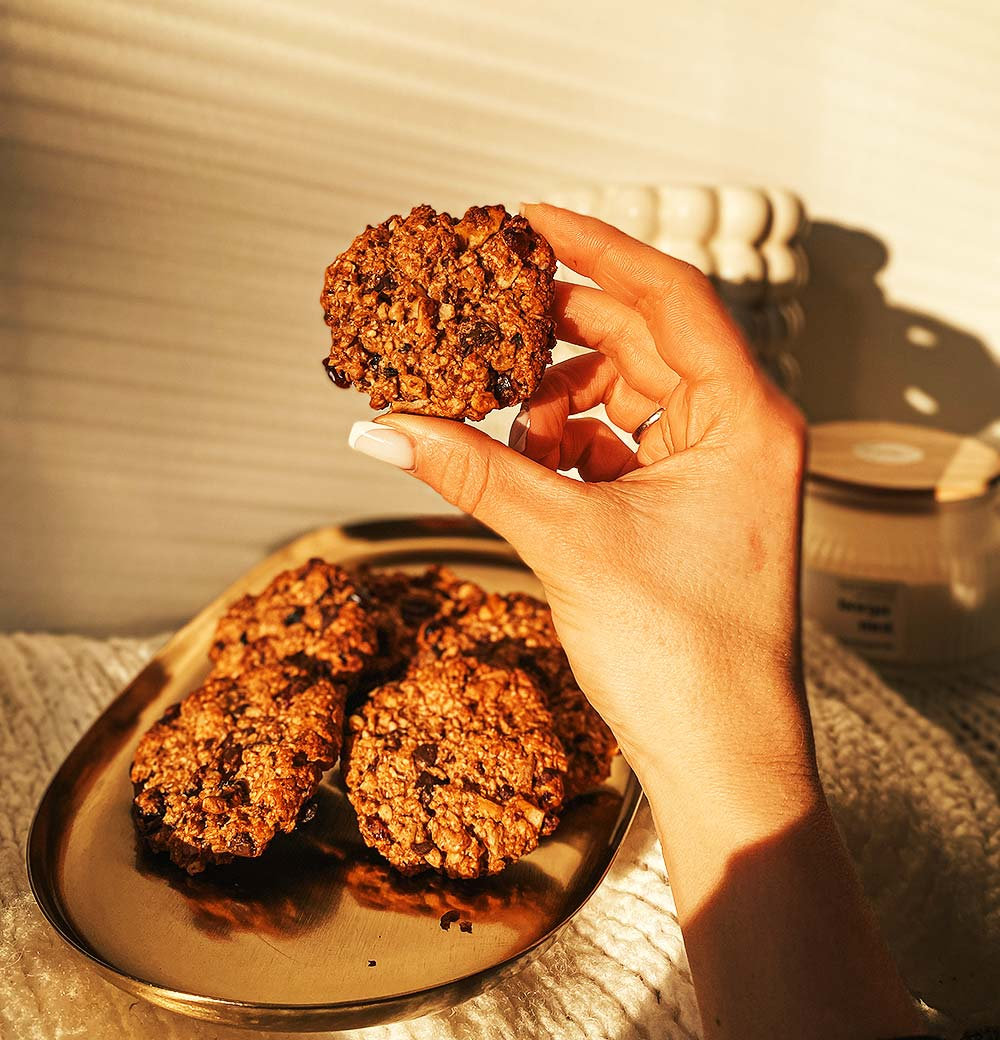  Chrumkavé ovsené sušienky s brusnicami, orieškami a horkou čokoládou