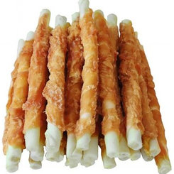 Maškrta Salač Tyčinka z byvolej kože obalená kuracím mäsom 250g