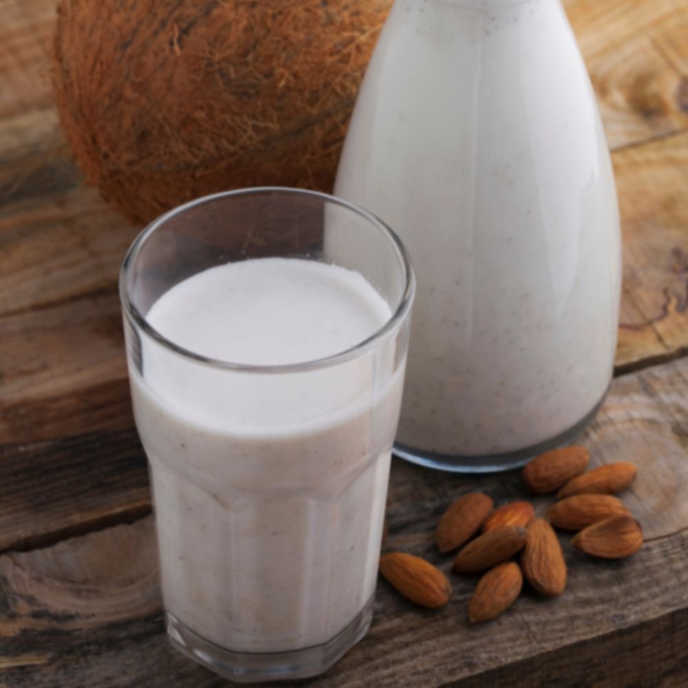 E-shop Kondicionér na mastné korienky a suché končeky Almond & Coconut Milk Aroma 400 ml