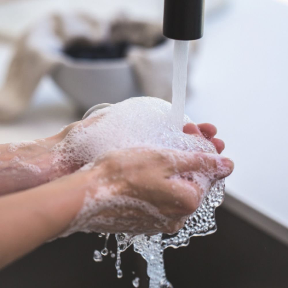 E-shop Svieže a čistiace mydlo na ruky Aroma 900 ml