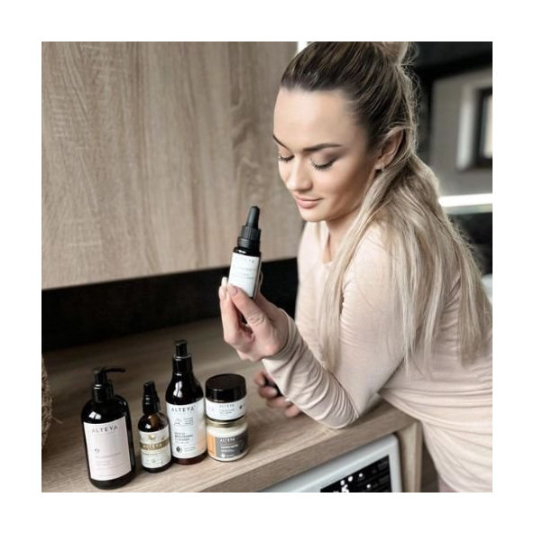 Vyživovacie pleťové sérum Bio Damascena Alteya 20 ml