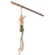 Hračka Magic Cat Natural Fun palička s prírodnými pierkami a povrázkami mix 25cm