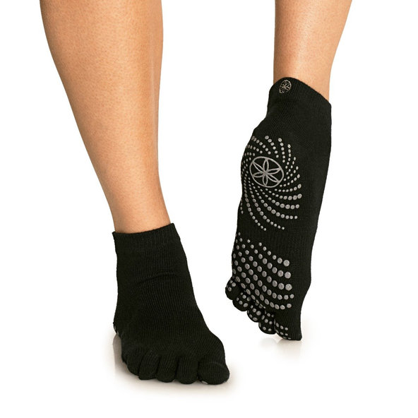 Ponožky na jogu Grippy Yoga Socks Black - GAIAM, veľ. M/L