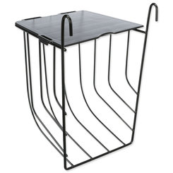 Závesné čierne kovové jasličky na seno s vekom 13×18×12cm