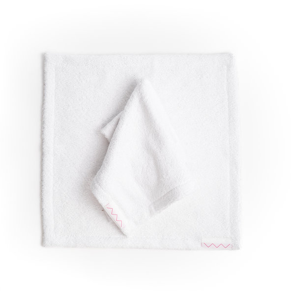 S kožou na trh bambusový uteráčik na pleť biely 1ks